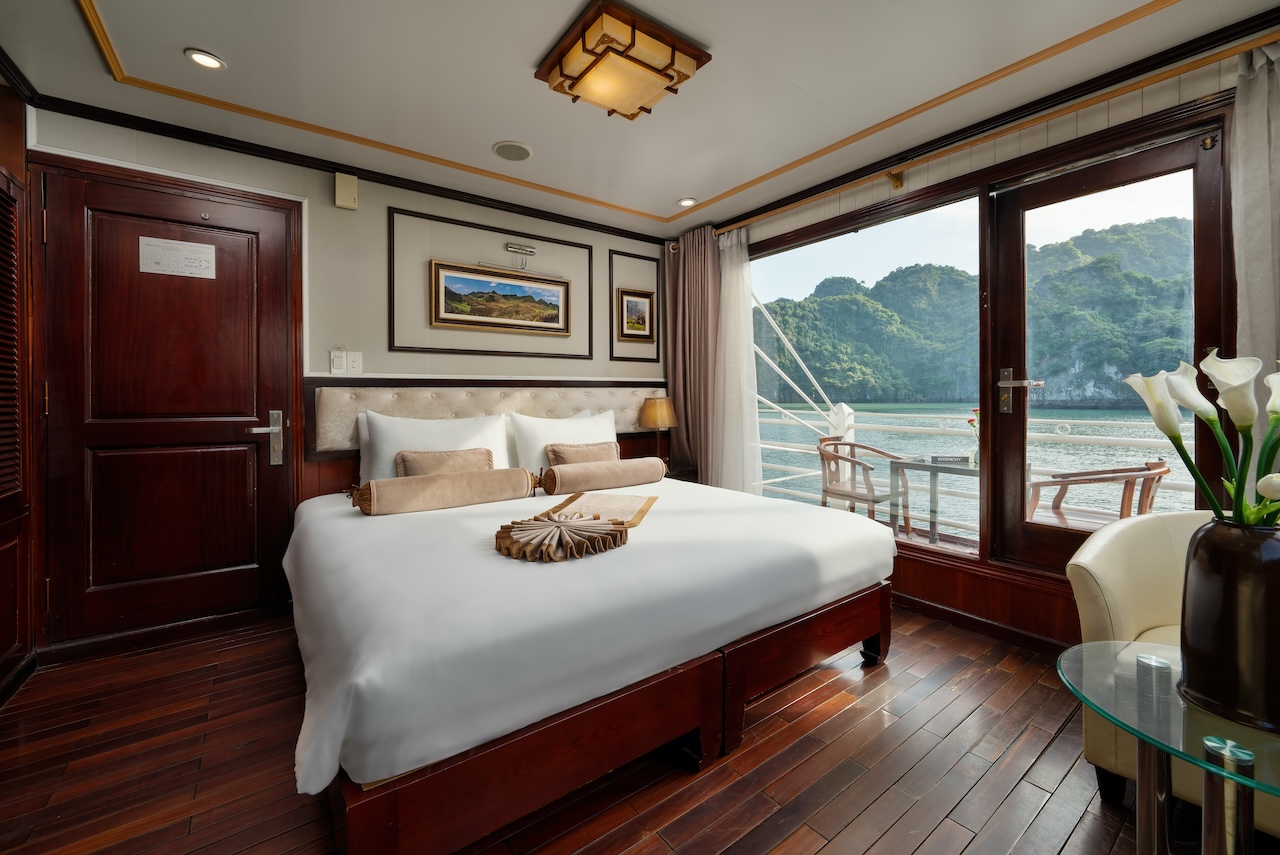 swan-cruise-1