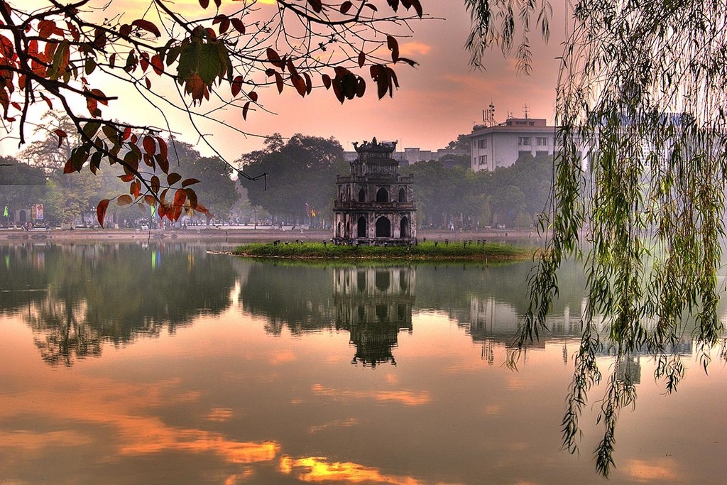 Welcome to Hanoi – A Taste of Vietnam Begins